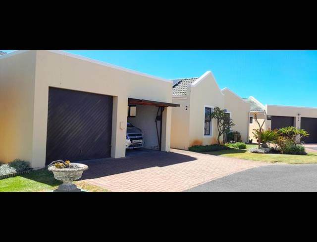 3 BEDROOM TOWNHOUSE FOR SALE IN FISH HOEK